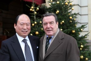 China, Schroeder und der Weihnachtsbaum