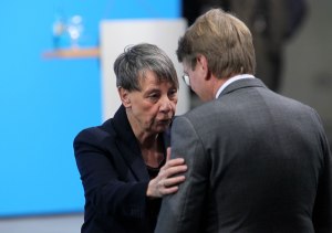 GroKo unterschreibt Koalitionsvertrag