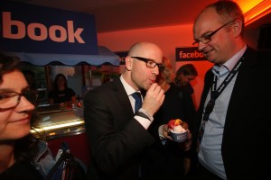 FACEBOOK und Angela Merkel