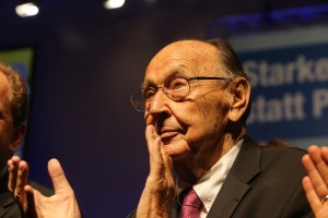 10.05.2014, Germany, Dresden, FDP Bundesvorsitzender Christian Lindner bei seiner Rede, Hans Dietrich Genscher gesundheitlich stark beeintraechtigt, aber da fuer seine Partei und Michael Theurer in der ersten Reihe